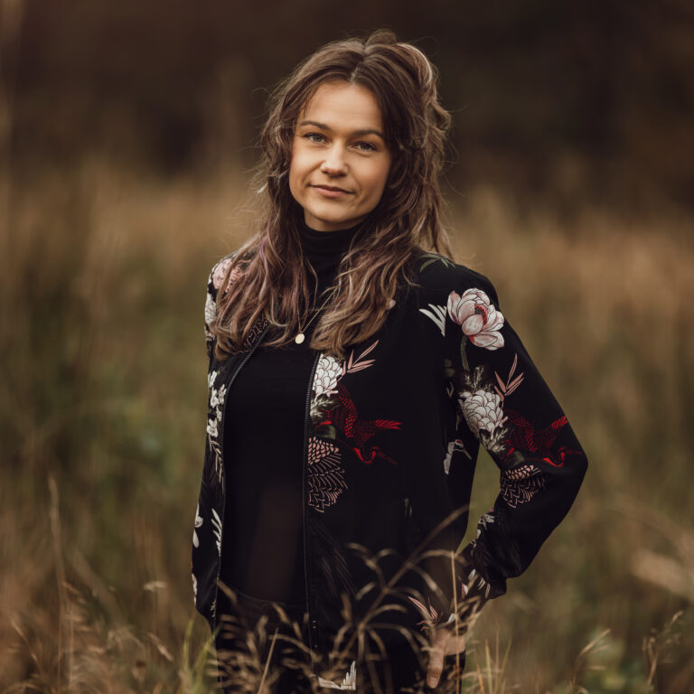 Kiropraktor Kristine Fimland i Natur v2 Forside